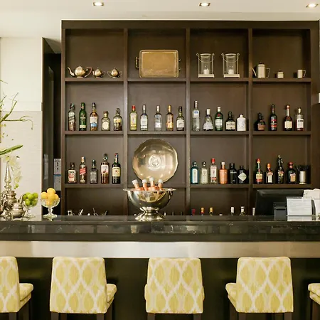 Universal Boutique Szálloda 4*