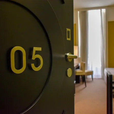 Universal Boutique Hotell 4*