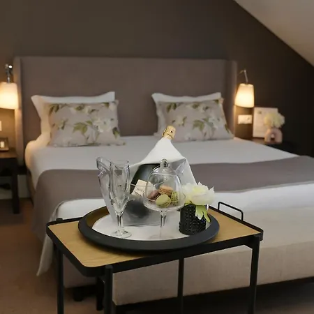 Universal Boutique 4*