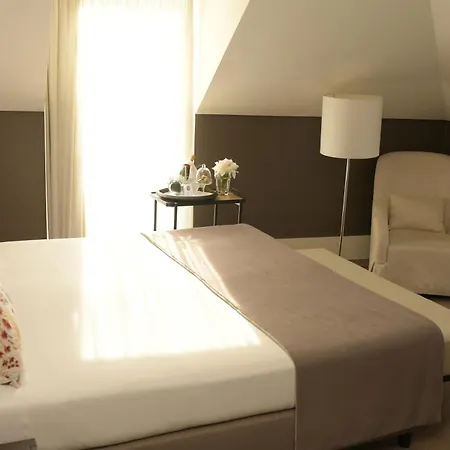 Universal Boutique 4*