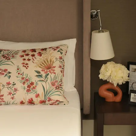 Universal Boutique Hotel 4*