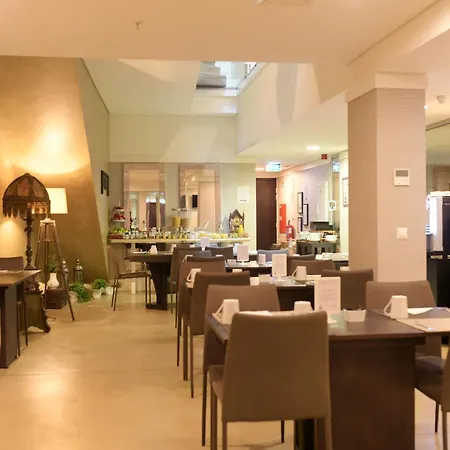 Universal Boutique 4*