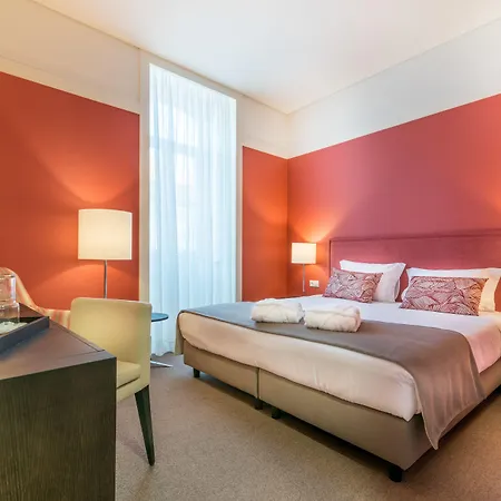 Universal Boutique Hotel 4*