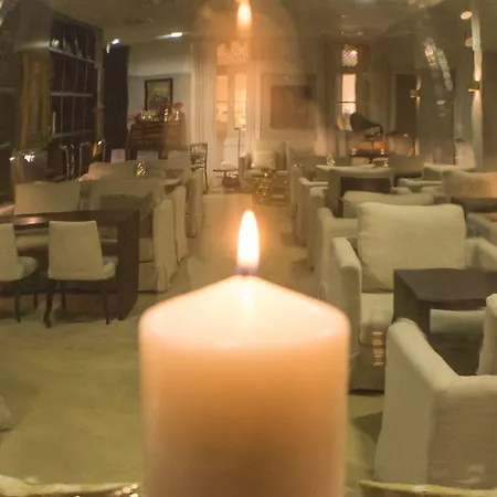 Universal Boutique Hotel 4*