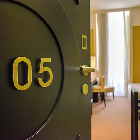 Universal Boutique Hotel 4*