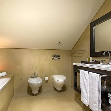 Universal Boutique Hotel 4*