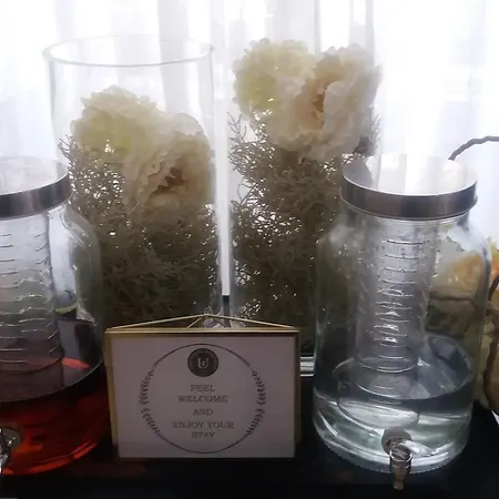 Universal Boutique فيغيورا دا فوز