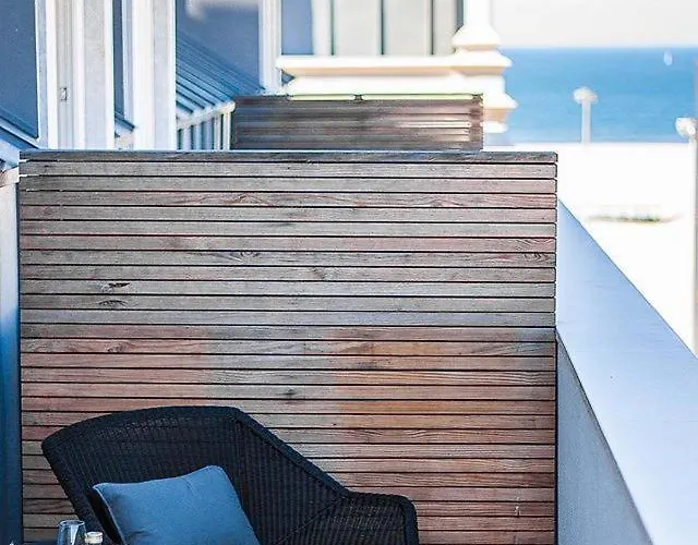 Universal Boutique 4*