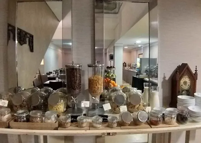 Universal Boutique 4*